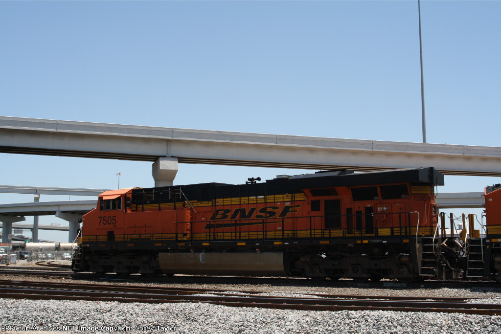 BNSF 7505